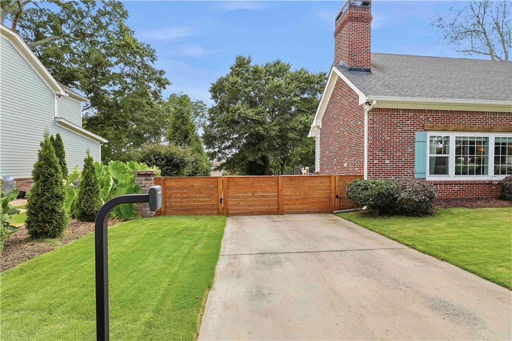 4 bedroom, 4 bathroom, 3,000 sq ft single family residence for sale at 63 Cole Street, Fairburn, GA 30213 — photo 3