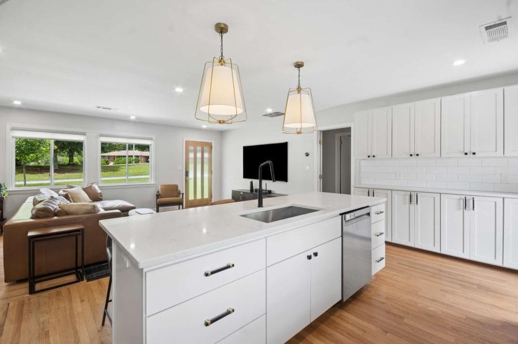 3 bedroom, 2 bathroom, 2,628 sq ft single family residence under contract at 3669 Crestview Drive, Smyrna, GA 30082 — photo 9