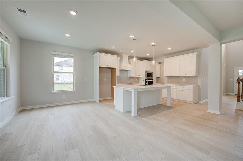 5 bedroom, 5 bathroom, 3,661 sq ft single family residence under contract at 2437 Cadenza Circle, Dacula, GA 30019 — photo 9
