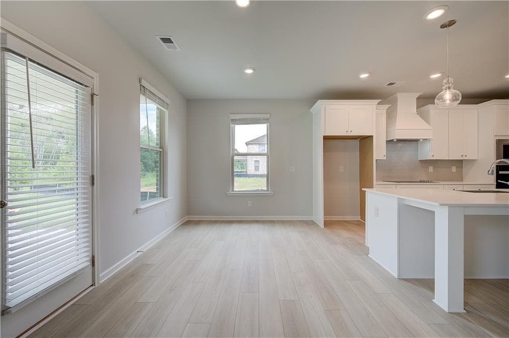 5 bedroom, 5 bathroom, 3,661 sq ft single family residence under contract at 2437 Cadenza Circle, Dacula, GA 30019 — photo 10