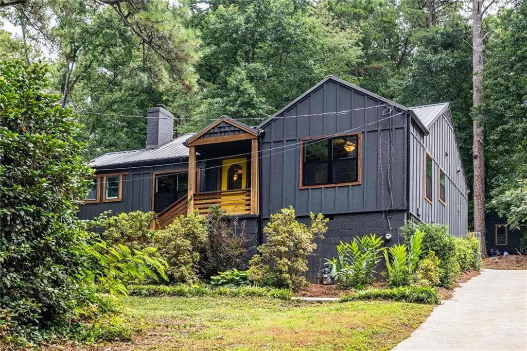 2 bedroom, 1 bathroom, 1,090 sq ft single family residence under contract at 1464 Oldfield Road, Decatur, GA 30030