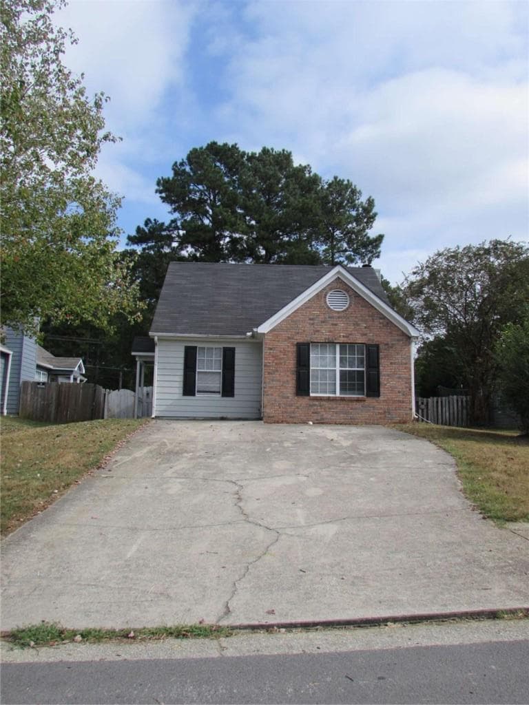 3 bedroom, 2 bathroom, 1,184 sq ft single family residence for rent at 1504 Cain Court, Douglasville, GA 30134 for $1,660 a month — photo 1 of 20