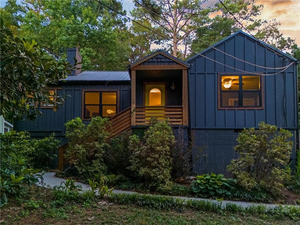 2 bedroom, 1 bathroom, 1,090 sq ft single family residence for sale at 1464 Oldfield Road, Decatur, GA 30030 — photo 2