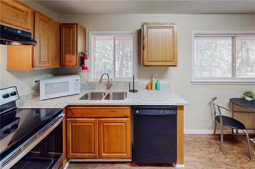other for sale at 4715 Greenbriar Trail, Atlanta, GA 30331 — photo 5