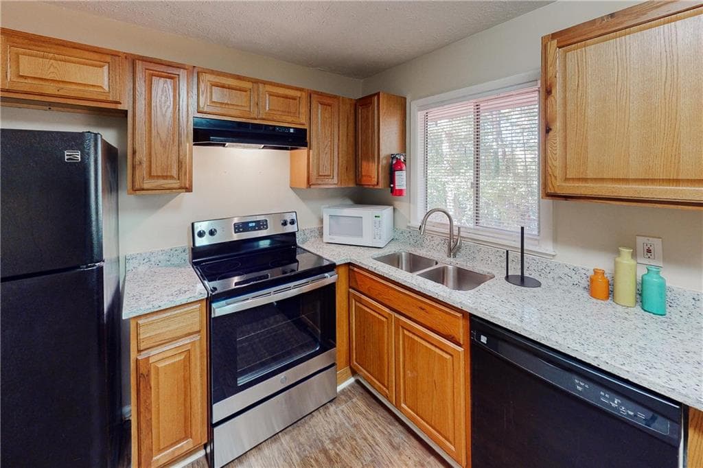 other for sale at 4715 Greenbriar Trail, Atlanta, GA 30331 — photo 6