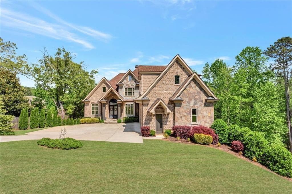 6 bedroom, 5 bathroom, 7,298 sq ft single family residence under contract at 4621 QUAIL Court, Flowery Branch, GA 30542