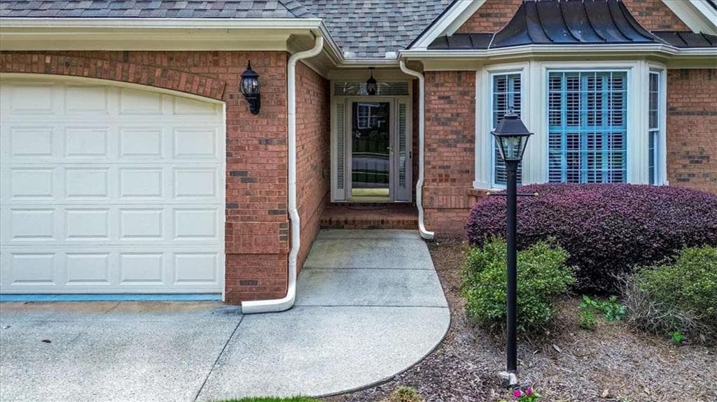 3 bedroom, 2 bathroom, 2,431 sq ft single family residence for sale at 1910 Woodberry Run Drive, Snellville, GA 30078 — photo 5