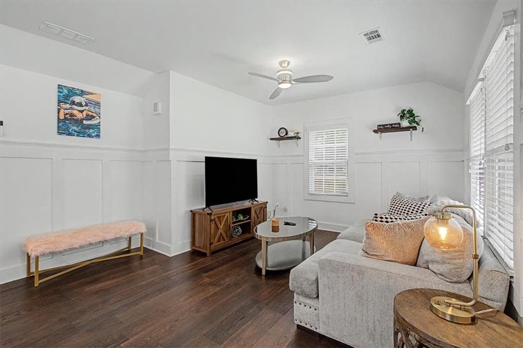 3 bedroom, 2 bathroom, 1,682 sq ft single family residence for sale at 2280 Nelms Drive, Atlanta, GA 30315 — photo 2