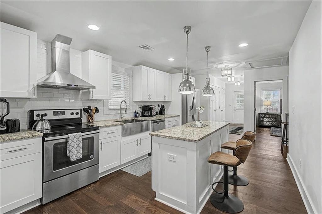 3 bedroom, 2 bathroom, 1,682 sq ft single family residence for sale at 2280 Nelms Drive, Atlanta, GA 30315 — photo 4