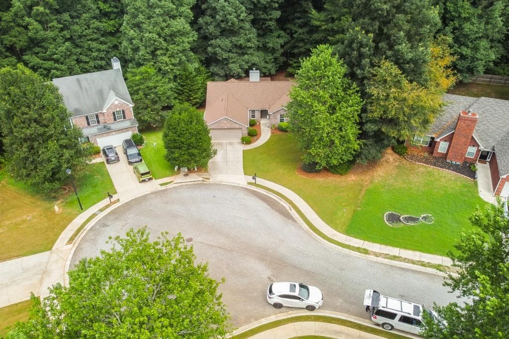 4 bedroom, 3 bathroom, 1,831 sq ft single family residence under contract at 2044 Lantern Drive, Jefferson, GA 30549 — photo 4