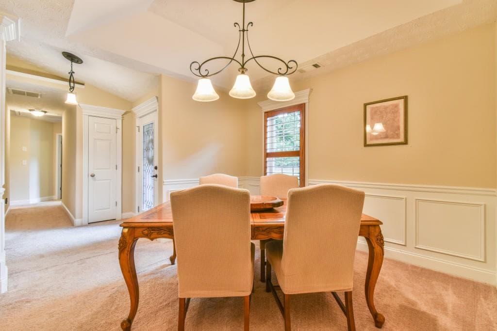 4 bedroom, 3 bathroom, 1,831 sq ft single family residence under contract at 2044 Lantern Drive, Jefferson, GA 30549 — photo 8