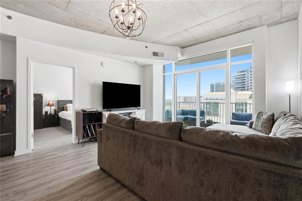 2 bedroom, 2 bathroom, 1,158 sq ft condominium for sale at 250 Pharr Road 1005, Atlanta, GA 30305 — photo 4