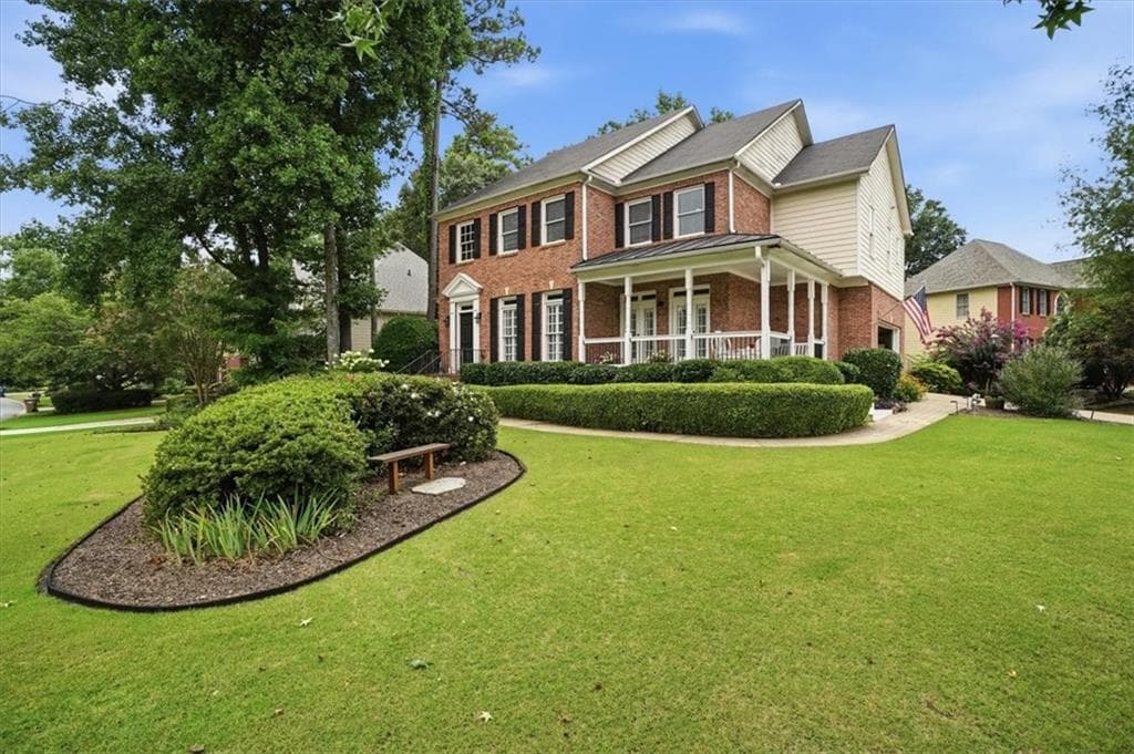4 bedroom, 4 bathroom, 3,853 sq ft single family residence under contract at 4202 Lansmoore Crossing, Suwanee, GA 30024 — photo 2