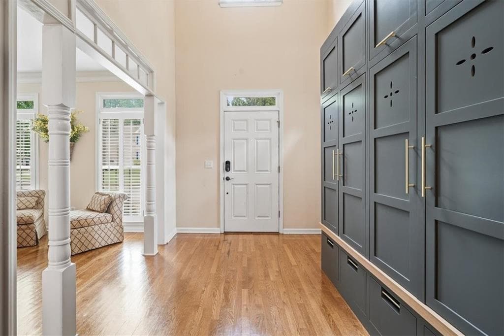 4 bedroom, 4 bathroom, 3,853 sq ft single family residence under contract at 4202 Lansmoore Crossing, Suwanee, GA 30024 — photo 4