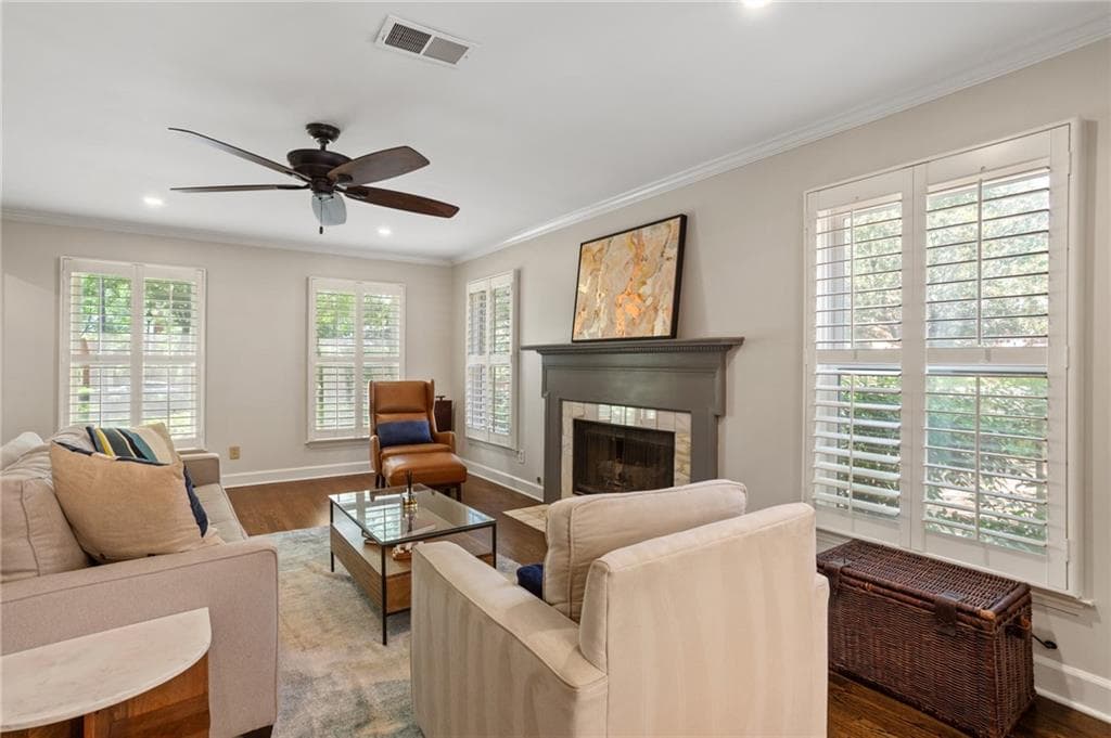 2 bedroom, 3 bathroom, 2,014 sq ft townhouse for sale at 501 Defoors Mill Circle, Atlanta, GA 30318 — photo 8