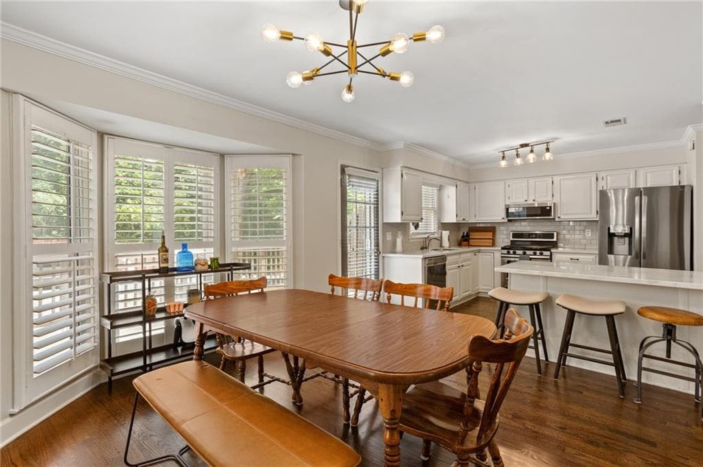 2 bedroom, 3 bathroom, 2,014 sq ft townhouse for sale at 501 Defoors Mill Circle, Atlanta, GA 30318 — photo 9