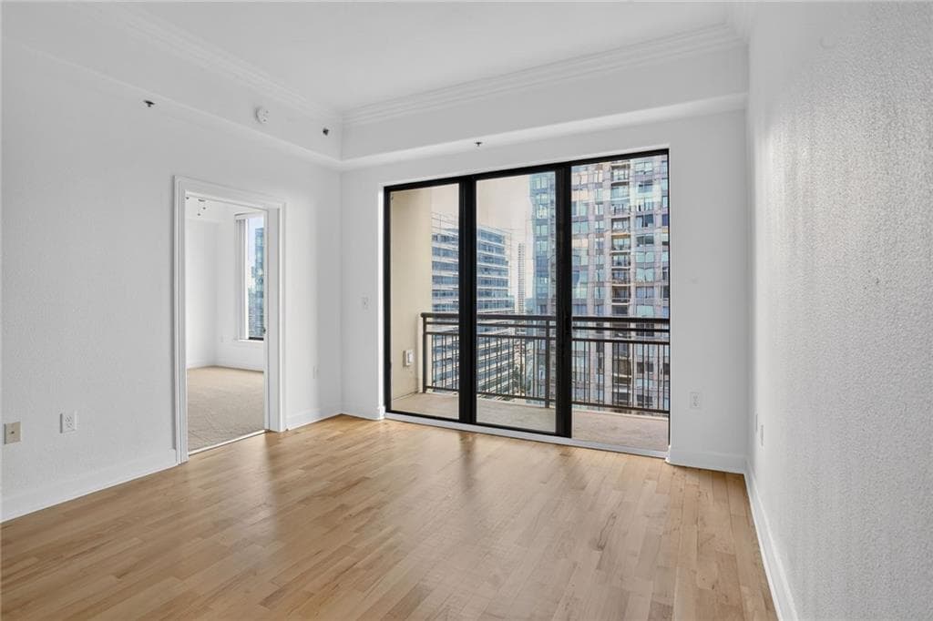 1 bedroom, 1 bathroom, 880 sq ft condominium for sale at 3445 Stratford Road 2306, Atlanta, GA 30326 — photo 7