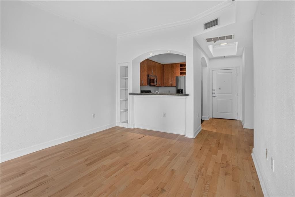 1 bedroom, 1 bathroom, 880 sq ft condominium for sale at 3445 Stratford Road 2306, Atlanta, GA 30326 — photo 9