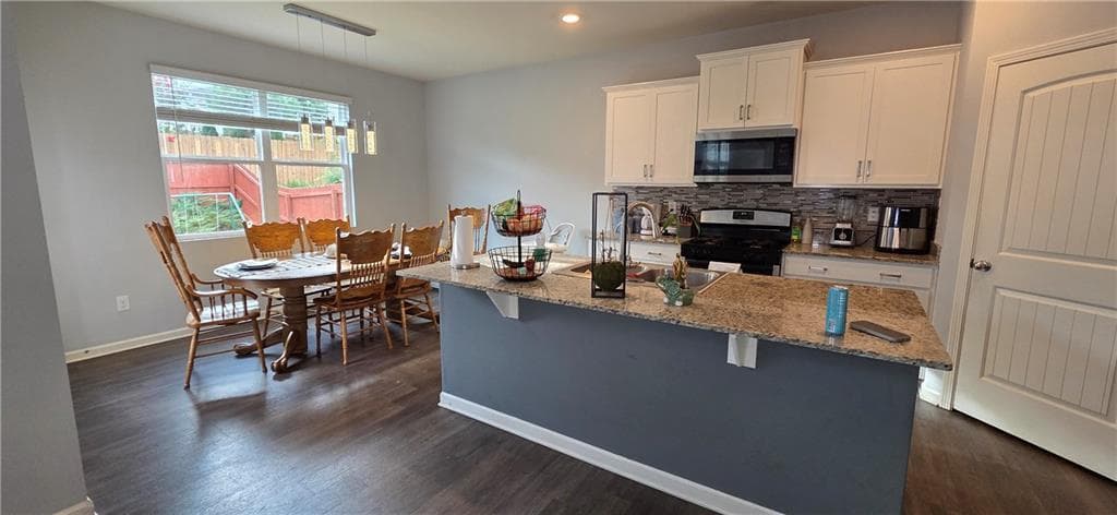 3 bedroom, 3 bathroom, 1,902 sq ft single family residence for sale at 5551 Foxglove Way, Oakwood, GA 30566 — photo 9