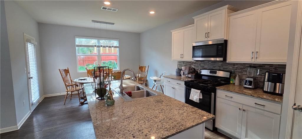 3 bedroom, 3 bathroom, 1,902 sq ft single family residence for sale at 5551 Foxglove Way, Oakwood, GA 30566 — photo 10