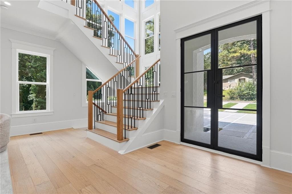 6 bedroom, 5 bathroom, 4,476 sq ft single family residence for sale at 1361 Warren Avenue, Scottdale, GA 30079 — photo 4
