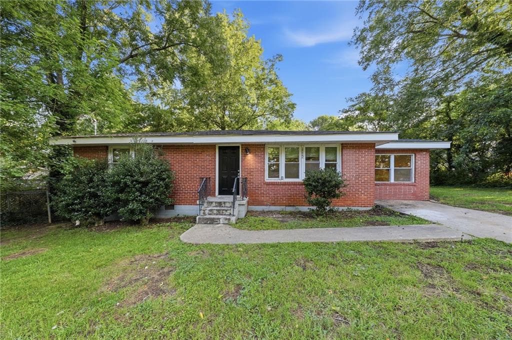 4 bedroom, 1 bathroom, 1,401 sq ft single family residence sold at 1112 Valley View Road, Atlanta, GA 30315