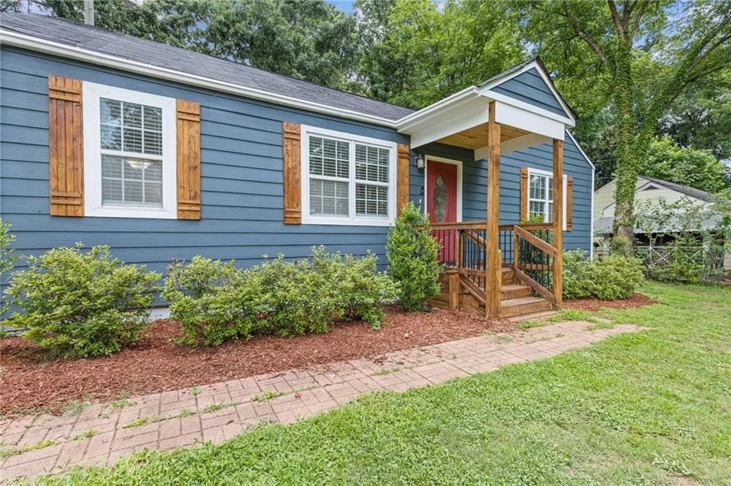 3 bedroom, 2 bathroom, 1,860 sq ft single family residence for sale at 2728 Mcafee Road, Decatur, GA 30032 — photo 4
