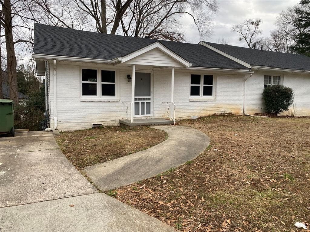 2 bedroom, 1 bathroom, 1,584 sq ft duplex for rent at 951 Tilden Street, Atlanta, GA 30318 for $1,400 a month — photo 1 of 6
