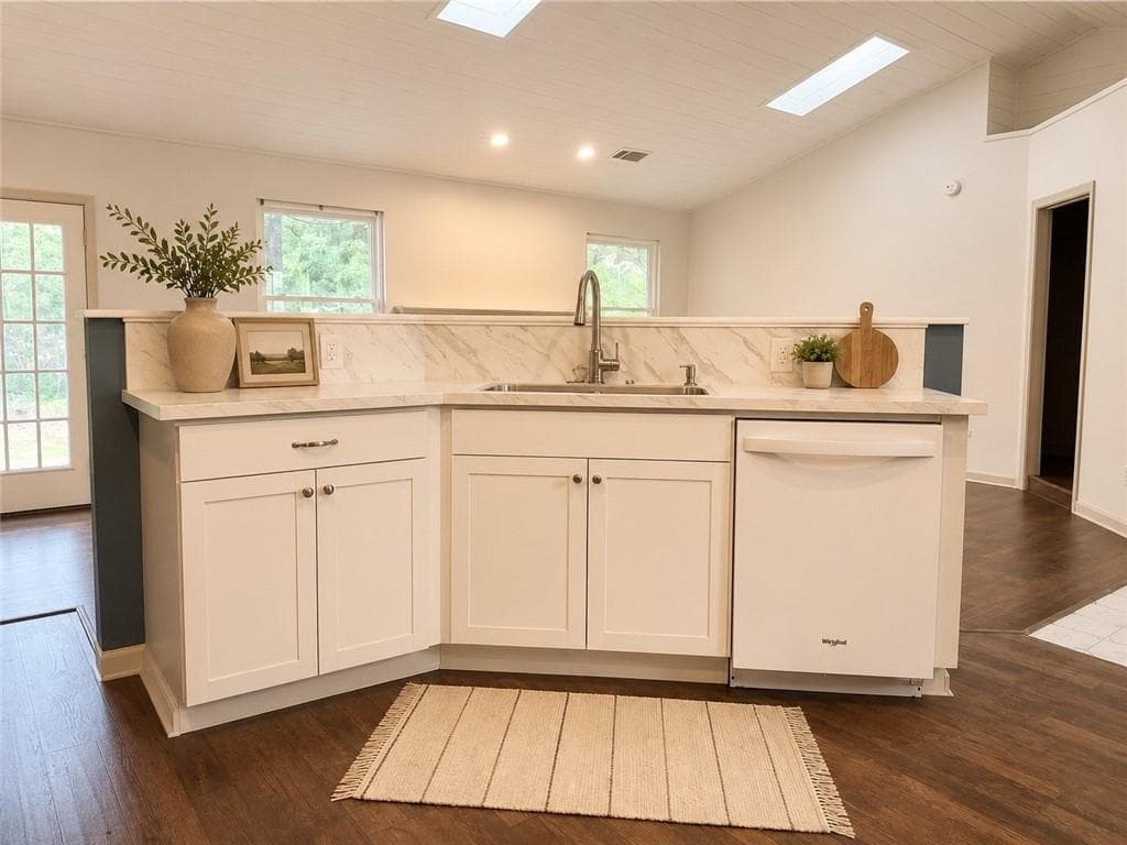 3 bedroom, 2 bathroom, 1,322 sq ft single family residence for sale at 471 Springfield Drive, Woodstock, GA 30188 — photo 7