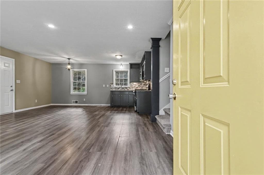 4 bedroom, 3 bathroom, 1,620 sq ft single family residence for sale at 3124 Stanford Circle, Lawrenceville, GA 30044 — photo 5