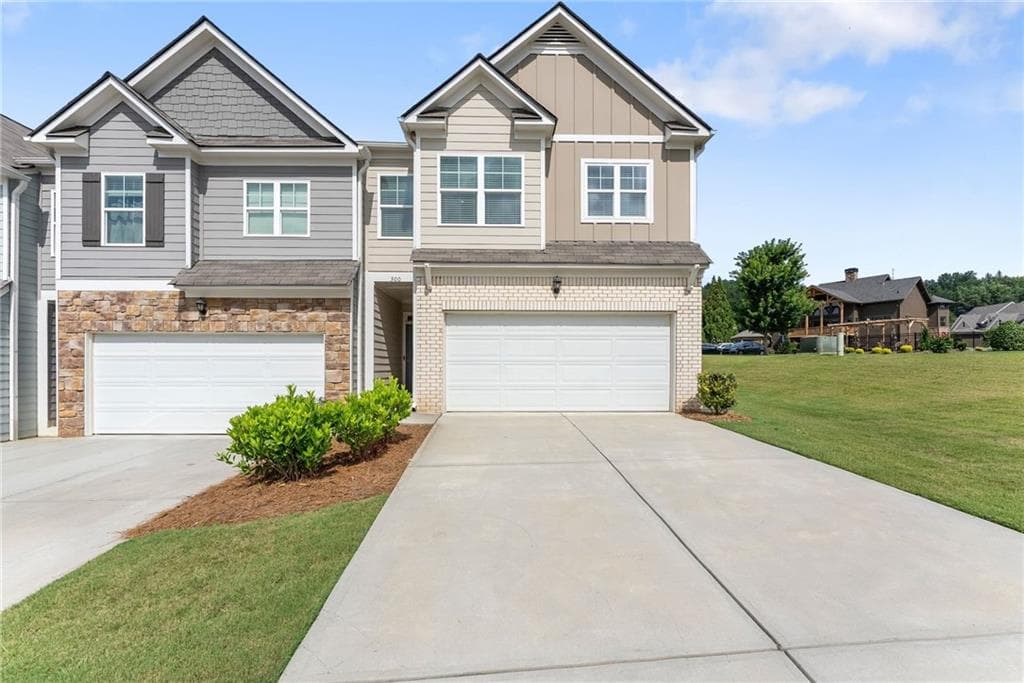 4 bedroom, 3 bathroom, 1,925 sq ft townhouse for sale at 300 Stoneybrook Court, Dahlonega, GA 30533