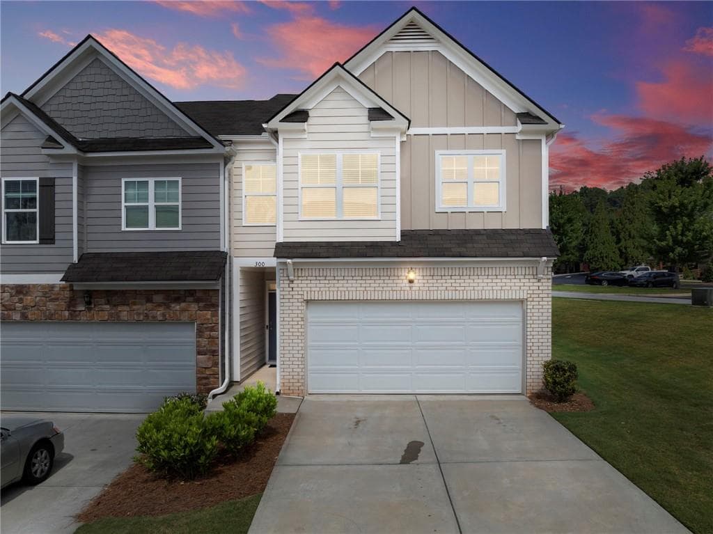 4 bedroom, 3 bathroom, 1,925 sq ft townhouse for sale at 300 Stoneybrook Court, Dahlonega, GA 30533 — photo 2