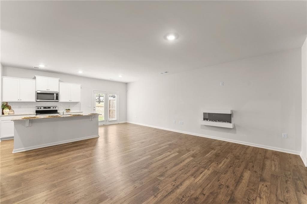 4 bedroom, 3 bathroom, 1,925 sq ft townhouse for sale at 300 Stoneybrook Court, Dahlonega, GA 30533 — photo 5