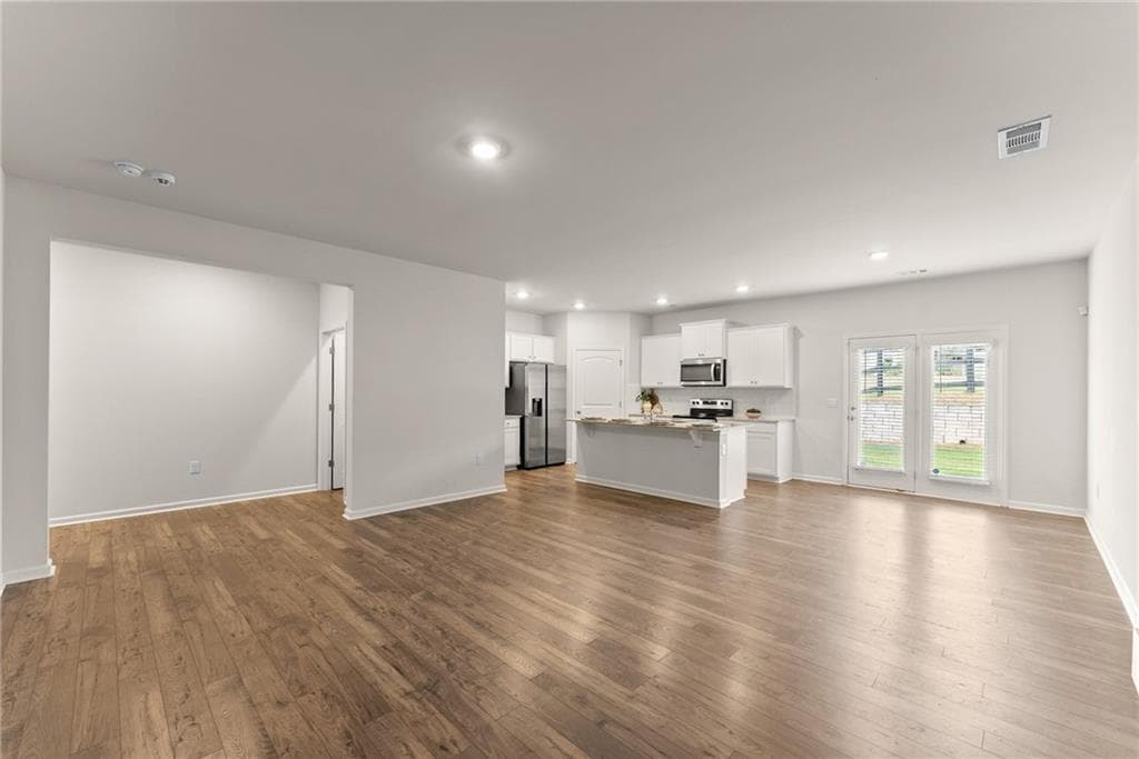 4 bedroom, 3 bathroom, 1,925 sq ft townhouse for sale at 300 Stoneybrook Court, Dahlonega, GA 30533 — photo 7