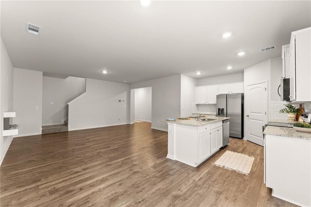 4 bedroom, 3 bathroom, 1,925 sq ft townhouse for sale at 300 Stoneybrook Court, Dahlonega, GA 30533 — photo 9