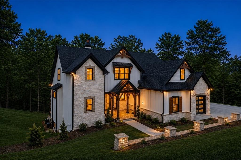 5 bedroom, 6 bathroom, 4,025 sq ft single family residence for sale at 4175 Cumberland Point Drive, Gainesville, GA 30504 — photo 2