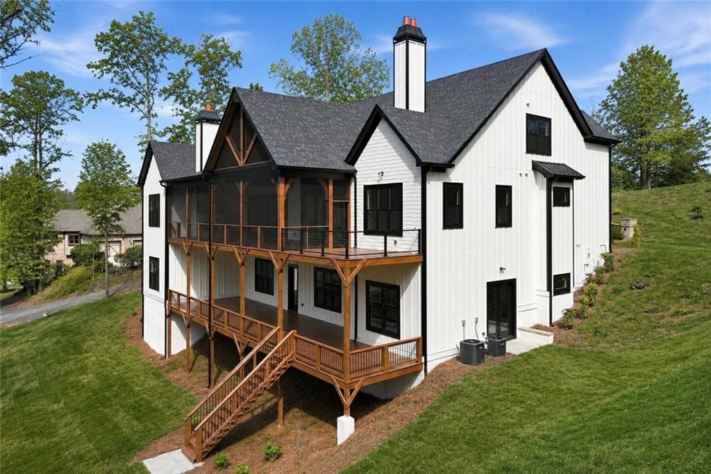5 bedroom, 6 bathroom, 4,025 sq ft single family residence for sale at 4175 Cumberland Point Drive, Gainesville, GA 30504 — photo 5