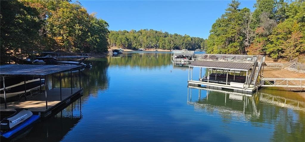5 bedroom, 6 bathroom, 4,025 sq ft single family residence for sale at 4175 Cumberland Point Drive, Gainesville, GA 30504 — photo 6