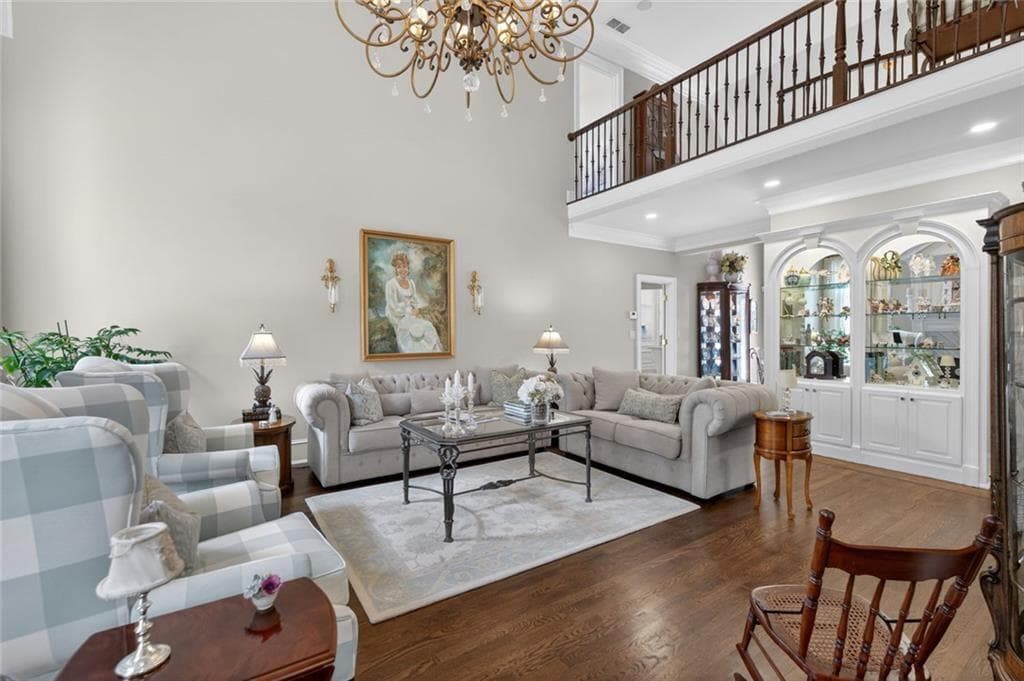 5 bedroom, 6 bathroom, 4,192 sq ft single family residence for sale at 5327 Claridge Square, Dunwoody, GA 30338 — photo 7