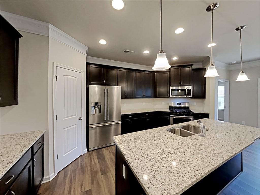 4 bedroom, 3 bathroom, 2,175 sq ft single family residence for rent at 14 Mercer Lane, Cartersville, GA 30120 for $2,340 a month — photo 4
