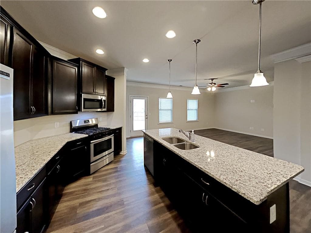 4 bedroom, 3 bathroom, 2,175 sq ft single family residence for rent at 14 Mercer Lane, Cartersville, GA 30120 for $2,340 a month — photo 6