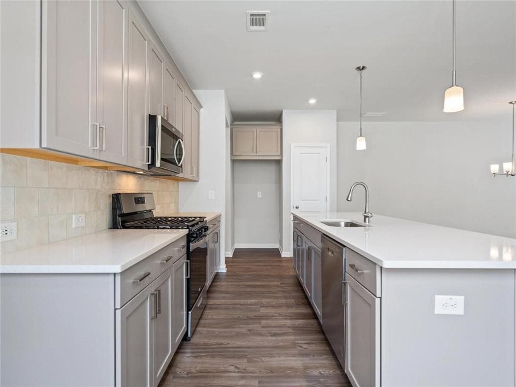 3 bedroom, 3 bathroom, 2,046 sq ft townhouse under contract at 71 Shoal Court Lot 48, Winder, GA 30680 — photo 7