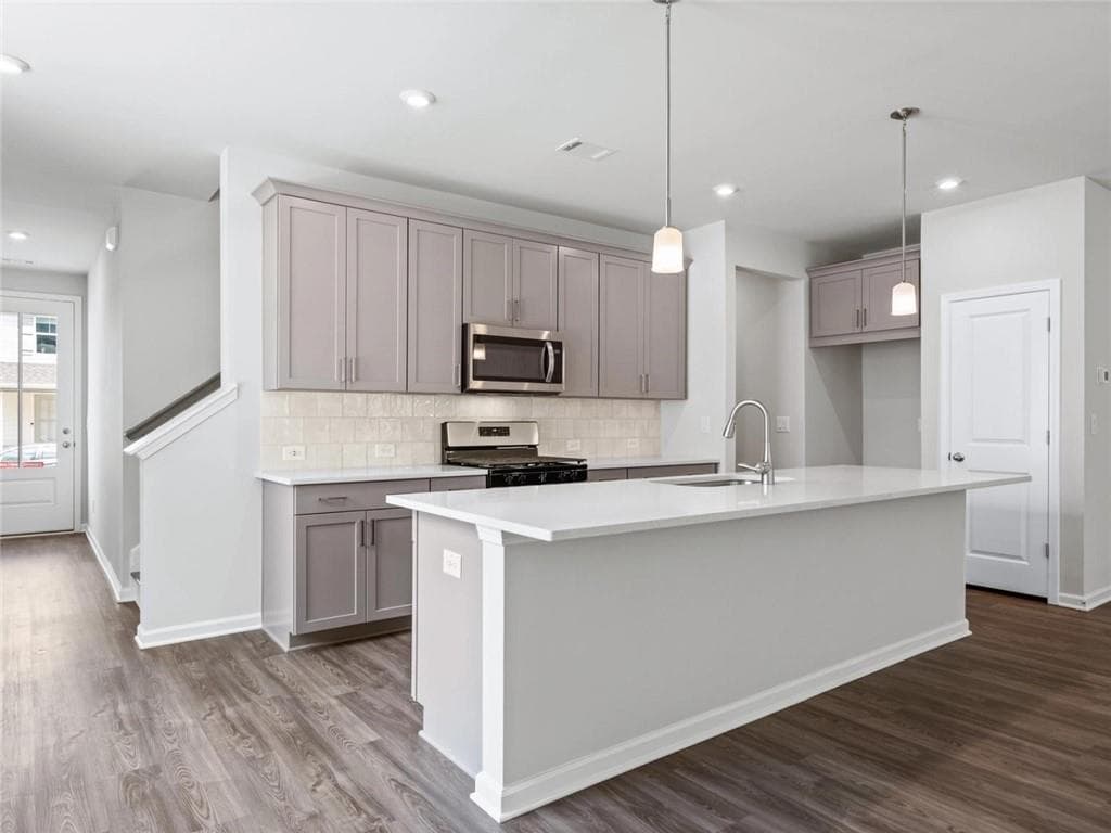 3 bedroom, 3 bathroom, 2,046 sq ft townhouse under contract at 71 Shoal Court Lot 48, Winder, GA 30680 — photo 9