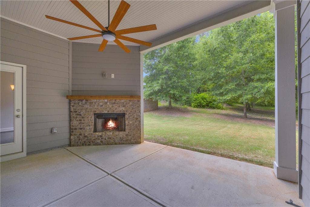 4 bedroom, 3 bathroom, 2,653 sq ft single family residence for sale at 120 Morris Creek Drive, Hoschton, GA 30548 — photo 5