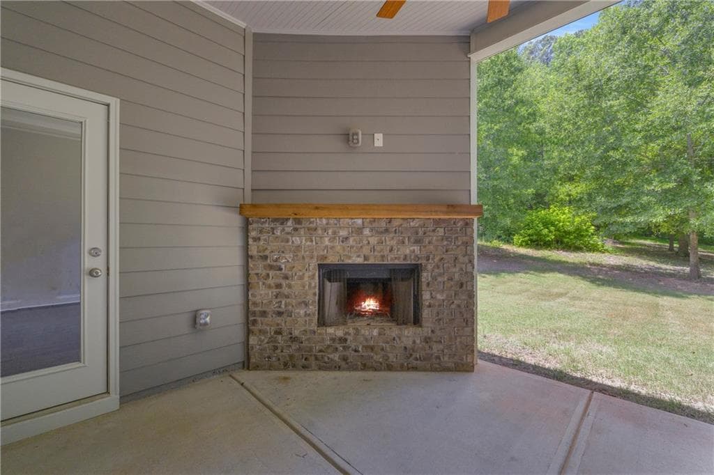 4 bedroom, 3 bathroom, 2,653 sq ft single family residence for sale at 120 Morris Creek Drive, Hoschton, GA 30548 — photo 6
