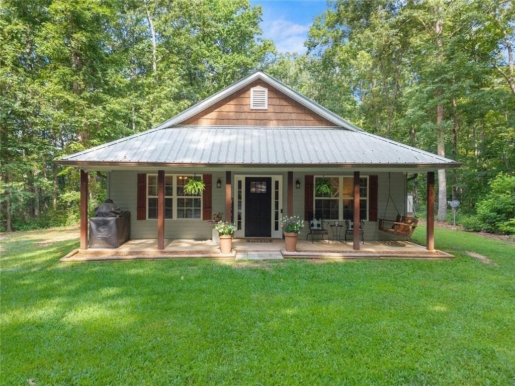 3 bedroom, 2 bathroom, 1,600 sq ft single family residence sold at 5314 H Thomas Road, Gainesville, GA 30506