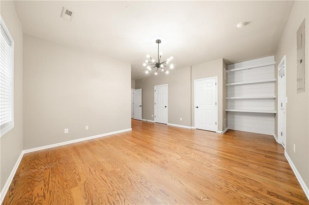 3 bedroom, 4 bathroom, 2,050 sq ft townhouse for sale at 2402 Waters Edge Trail, Roswell, GA 30075 — photo 7