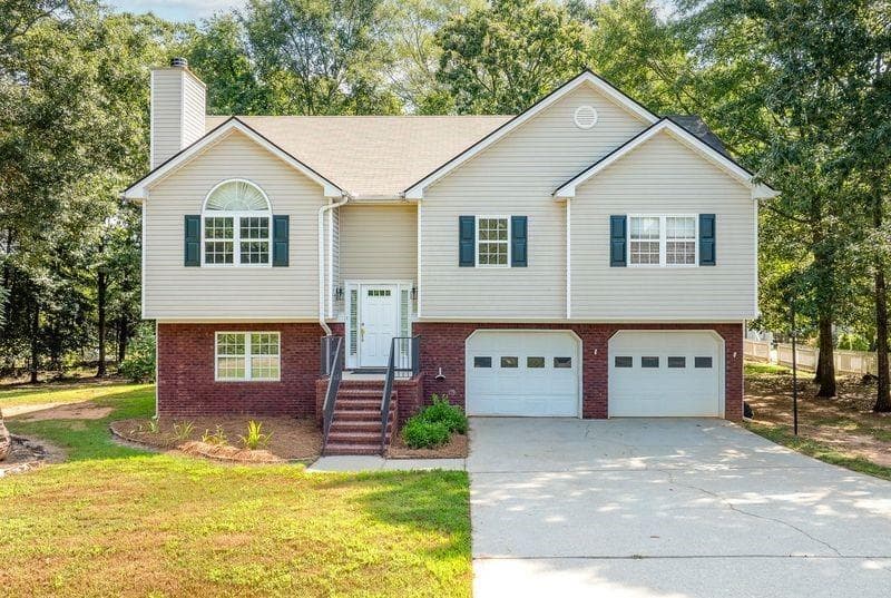 5 bedroom, 3 bathroom, 1,848 sq ft home for sale at 544 Academy Woods Drive, Jefferson, GA