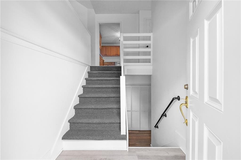 5 bedroom, 3 bathroom, 1,848 sq ft single family residence for sale at 544 Academy Woods Drive, Jefferson, GA 30549 — photo 7