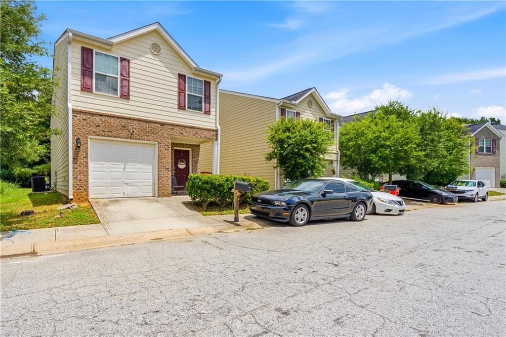 3 bedroom, 3 bathroom, 1,784 sq ft single family residence for sale at 2088 Belmont Circle, Conyers, GA 30012 — photo 2